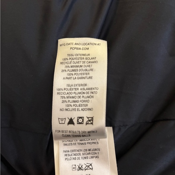 Patagonia Women's Navy Puffer Jacket - Picture 11 of 15